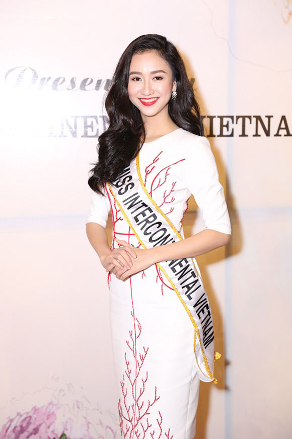 
Năm 2015, người đẹp này vinh dự được tham gia cuộc thi Miss Intercontinental . Với bản lĩnh và sự tự tin của mình, Hà Thu đã để lại ấn tượng tốt đẹp tại cuộc thi này và đạt thành tích Top 17 của cuộc thi. Đây cũng chính là thành tích cao nhất của Việt Nam tại cuộc thi Miss Intercontinental.