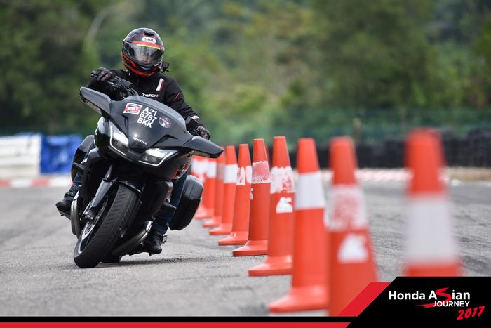 Chơi lớn, Honda tạo cơ hội cho biker Việt Nam chạy siêu mô tô RC213V-S