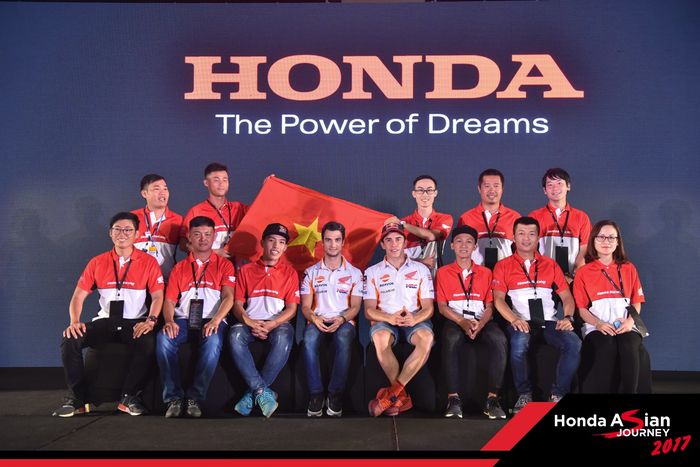Chơi lớn, Honda tạo cơ hội cho biker Việt Nam chạy siêu mô tô RC213V-S