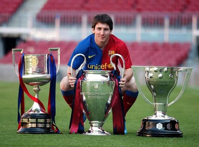 
Lionel Messi cùng cú ăn 3 cùng Barcelona.