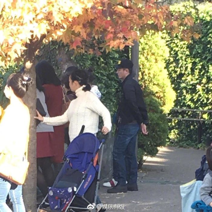 
Hoắc Kiến Hoa và Lâm Tâm Như được bắt gặp tại vườn thú Ueno, Tokyo.