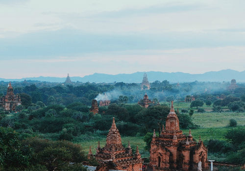 

Khung cảnh Bagan nhìn từ đền Shwesantaw. 