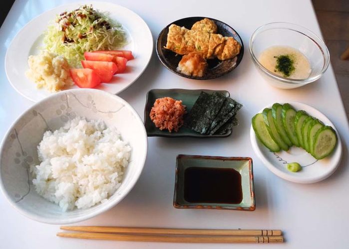 
Bàn ăn ở Nhật thường rất ngăn nắp.