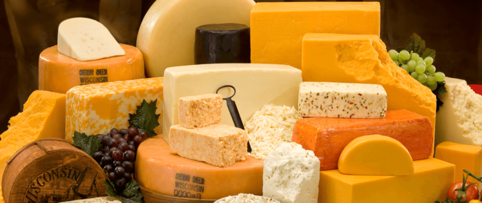 
Cheese là một trong những thực phẩm được tạo ra vừa sự lên men và càng mốc càng ngon. Vì thế, bạn nên hạn chế ăn những loại cheese loại này.