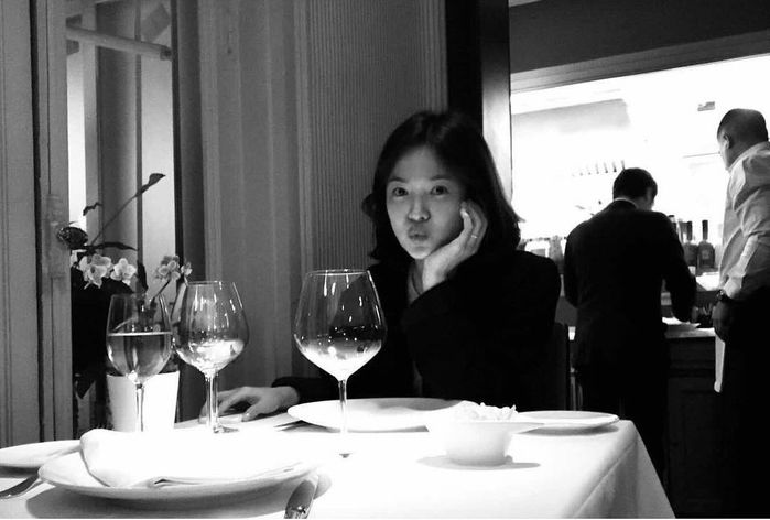 
Bức hình Song Joong Ki chụp cho bà xã Song Hye Kyo tại Tây Ban Nha vừa qua.