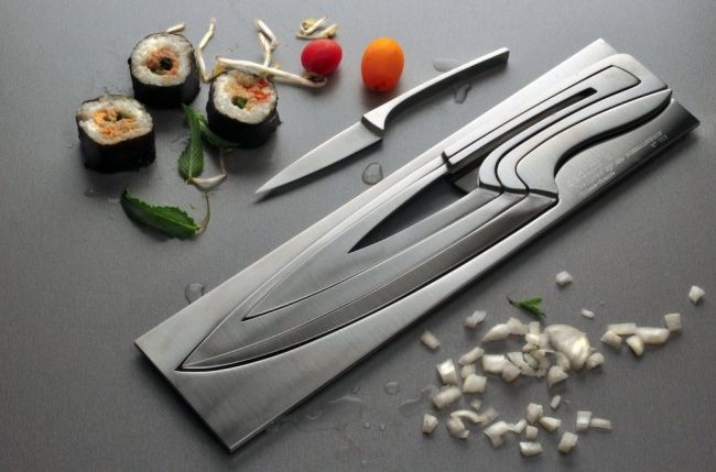 
Có một bộ dao như thế này thì cần gì giá treo dao cho lôi thôi cả gian bếp nữa nhỉ?
