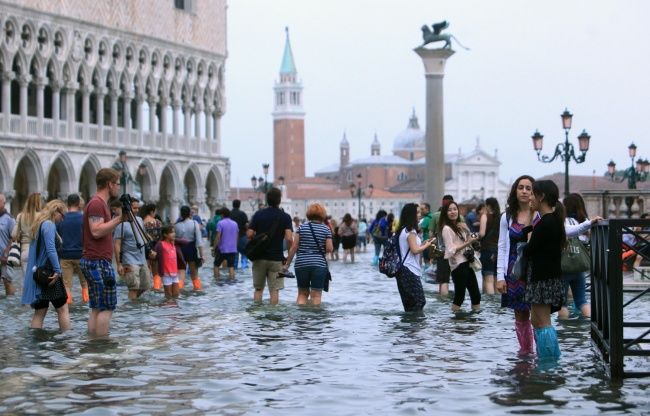
Không chỉ có Venice mà còn hàng ngàn thành phố khác khắp thế giới sẽ ngày càng chìm sâu trong nước.
