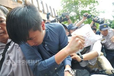 Sinh viên người Đài Loan liên tiếp sát hại 2 chú mèo khiến dư luận phẫn nộ, ẩu đả ngay tại tòa án