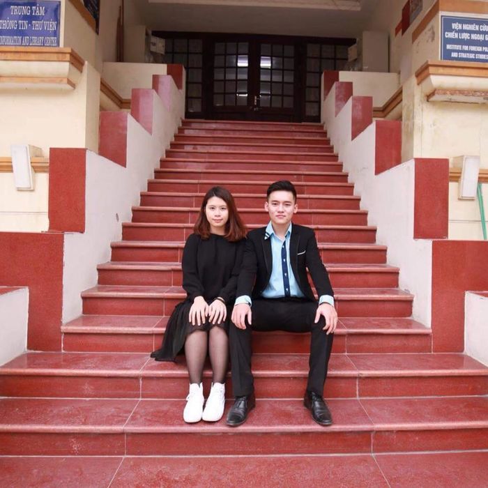 
Bức ảnh "mừng thọ" của cô bạn Hương Giang cùng cậu bạn thân 10 năm với biệt danh "người tình không bao giờ cưới" . 