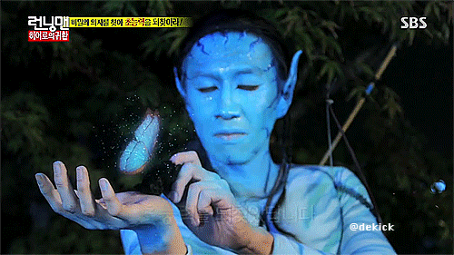 
Khán giả không thể ngừng cười trước tạo hình xanh lè và biểu cảm hài hước của Kwang Soo.