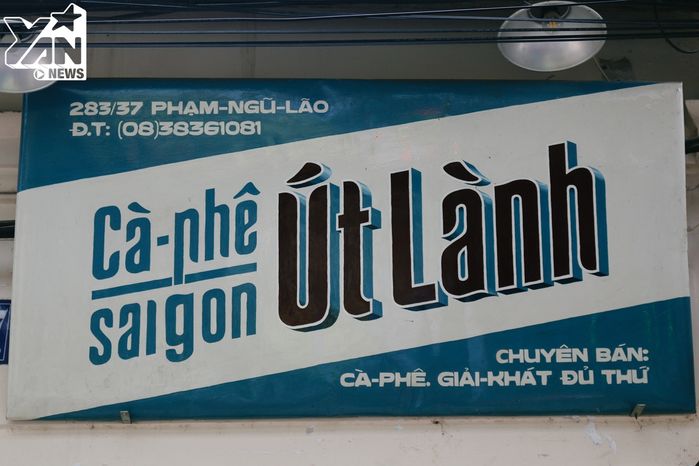 Không còn bị lãng quên, bảng hiệu ông họa sĩ già đã trở thành một trong những sản phẩm trang trí phổ biến và được yêu thích hiện nay. Với nét vẽ tay tinh xảo, bảng hiệu của ông họa sĩ già sẽ làm cho không gian sống của bạn trở nên đầy sáng tạo và thú vị. Hãy thưởng thức những tác phẩm độc đáo của ông họa sĩ già với hình ảnh liên quan nhé!