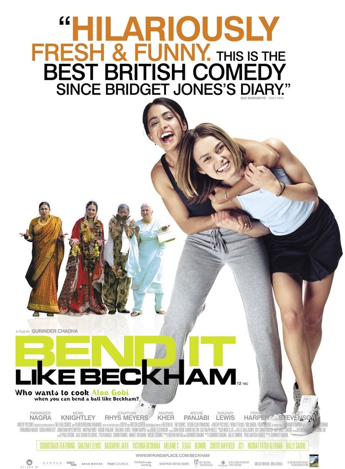 
Bend it Like Beckham là một phim hài nhẹ nhàng ra đời năm 2002 với nội dung kể về Jess, một cô gái châu Á ấp ủ khao khát trở thành cầu thủ chuyên nghiệp. Cô thần tượng tiền vệ cánh phải của MU và luôn muốn được công chúng biết đến như David Beckham.​ Bất chấp sự phản đối của gia đình, cô vẫn quyết tâm theo đuổi và hiện thực hoá niềm đam mê của mình.