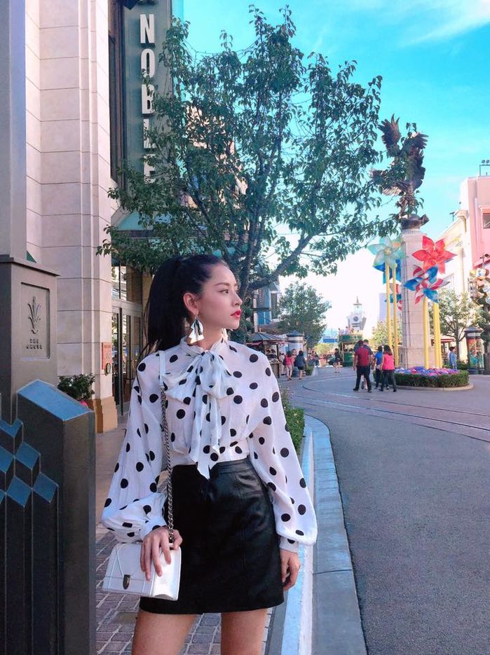 
Sự đa dạng trong phong cách thời trang của Chi Pu cũng biến cô trở thành một fashionista của làng giải trí Việt. - Tin sao Viet - Tin tuc sao Viet - Scandal sao Viet - Tin tuc cua Sao - Tin cua Sao