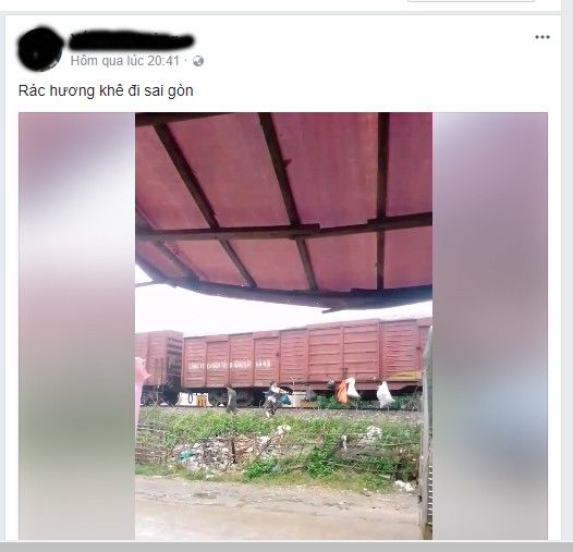 
Dòng status kèm theo video được đăng trên một tài khoản Facebook ghi lại cảnh người dân treo từng bao tải rác vào thành tàu hỏa.
