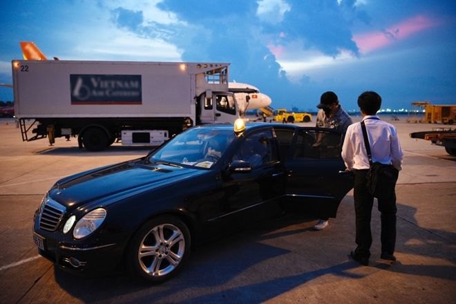 
Xe sang chở Bi Rain từ sân bay Tân Sơn Nhất, TP.HCM về khách sạn theo đúng yêu cầu từ phía nam ca sĩ xứ Hàn.