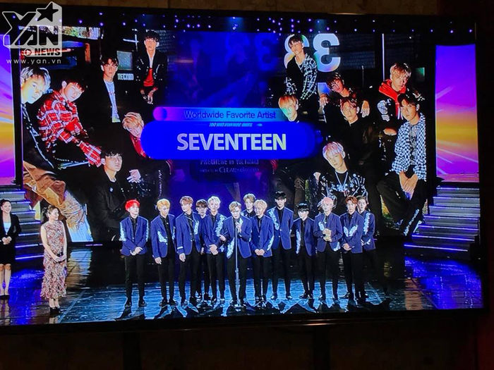 
Seventeen giành chiến thắng xứng đáng ở hạng mục Nghệ sĩ được yêu thích toàn cầu.