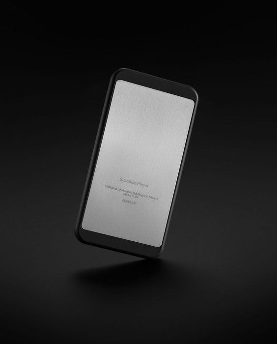  
Substitute Phone là một bản nhựa màu đen có thiết kế tương tự một chiếc smartphone nhưng không hề có màn hình hay bản mạch