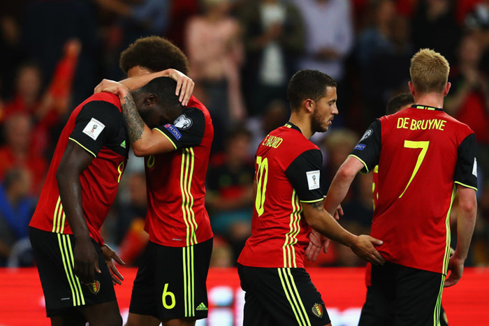 
Tuy nhiên đội tuyển Bỉ chưa chứng tỏ được vị thế tại 2 giải đấu lớn gần đây là World Cup 2014 và Euro 2016 khi đều bị loại ở tứ kết. Mùa hè tới ở Nga, dàn ngôi sao của bóng đá nước này, trong đó những gương mặt nổi bật như Romelu Lukaku, Eden Hazard, Dries Mertens, Kevin De Bruyne, Thibaut Courtois được kỳ vọng sẽ tiến tới trận chung kết.​