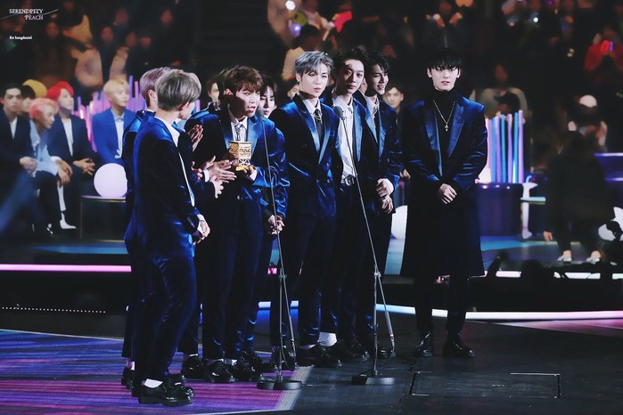 
Wanna One đẹp hết ý trên sân khấu lễ trao giải đình đám châu Á.