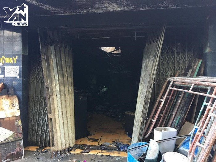 
Vụ cháy đã làm 3 mẹ con tử vong, đồ vật trong nhà bị thiêu rụi.