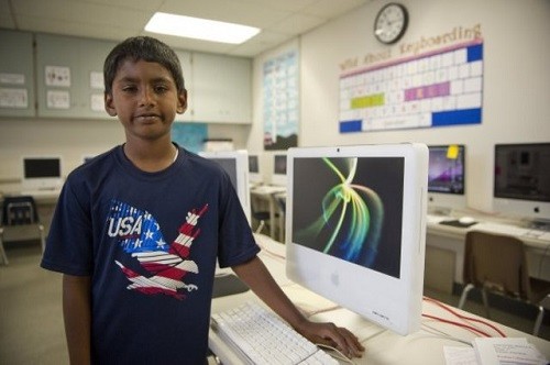 Cậu bé 9 tuổi trở thành chuyên gia công nghệ của Microsoft và sắp vào đại học
