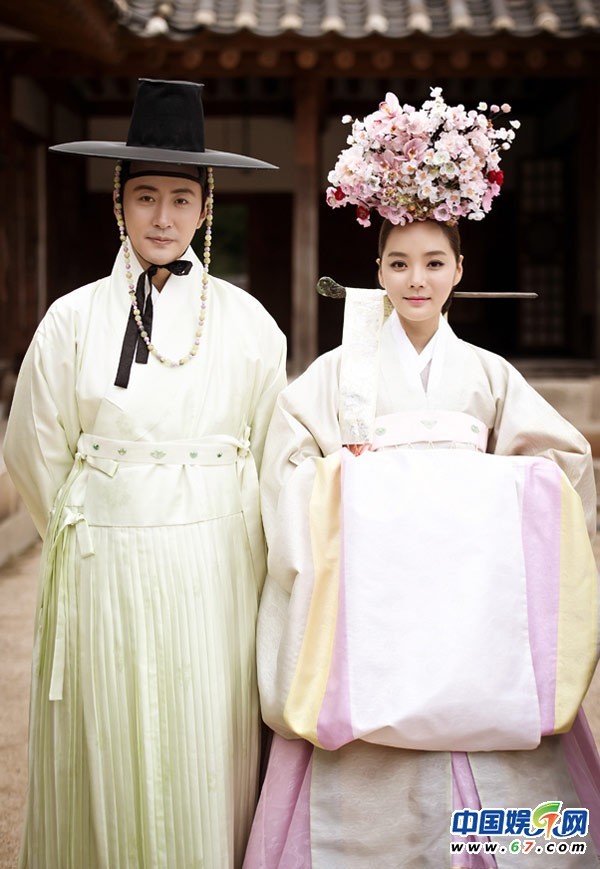 
Cuối cùng sau bao mong đợi thì vợ chồng Chae Rim - Cao Tử Kỳ đã chính thức lên chức bố mẹ.