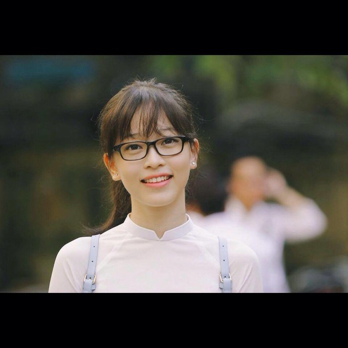 Hoa khôi 19 tuổi Đại học Kinh tế Quốc Dân “hút hồn” cư dân mạng vì xinh quá đỗi