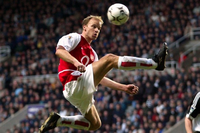 Dennis Bergkamp là một trong những "số 10" hàng đầu trong lịch sử CLB Arsenal. Anh đã từng cùng Thierry Henry trở thành bộ đôi song sát hàng đầu bóng đá châu Âu trong những mùa giải cuối thế kỷ XX, đầu thế kỷ XXI.