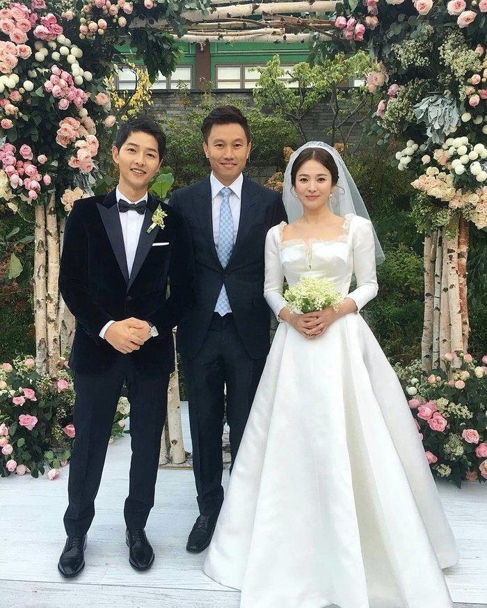 
Đám cưới của cặp đôi Song Joong Ki và Song Hye Kyo cũng là một trong những sự kiện thu hút giới truyền thông trong và ngoài nước quan tâm nhất nhì trong năm nay.