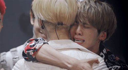 
Những giọt nước mắt hạnh phúc của Jonghyun.