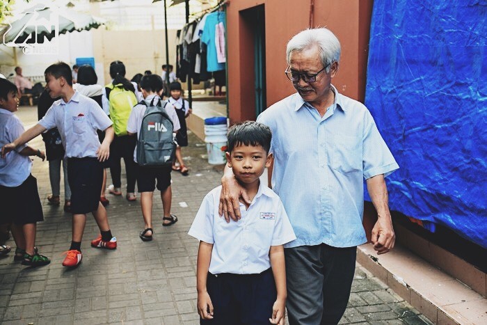 Thầy giáo già và chuyến xe tuổi thơ của bao thế hệ học trò ở Sài Gòn