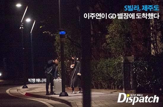 
Lee Jooyeon được quản lí của G-Dragon đón khi vừa đến nơi.