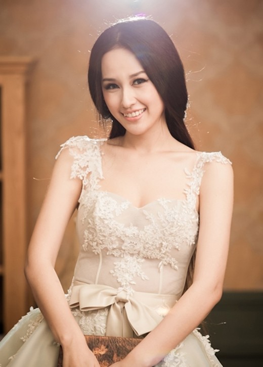 Lộ diện giám khảo Chung kết Hoa hậu Hoàn vũ Việt Nam, Á hậu Hoàng My ầm thầm rút lui