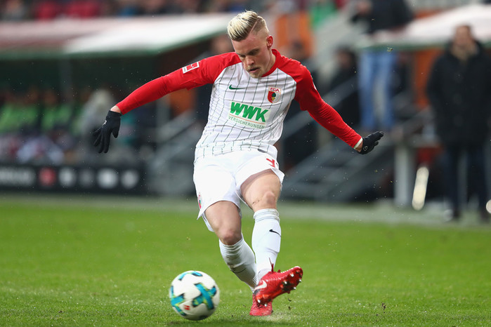 
Philipp Max (Augsburg): Dẫn đầu danh sách kiến tạo tại Bundesliga đang là một cái tên khá lạ lẫm: Philipp Max. Hậu vệ trái 24 tuổi đã có 9 lần “dọn cỗ” cho các đồng đội và có 1 lần ghi tên lên bảng tỷ số, đóng góp trực tiếp vào 1/3 số bàn thắng của Augsburg mùa này.​