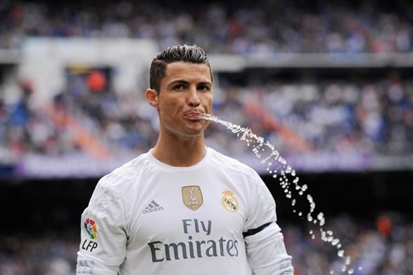 
Ronaldo lại muốn tăng lương!