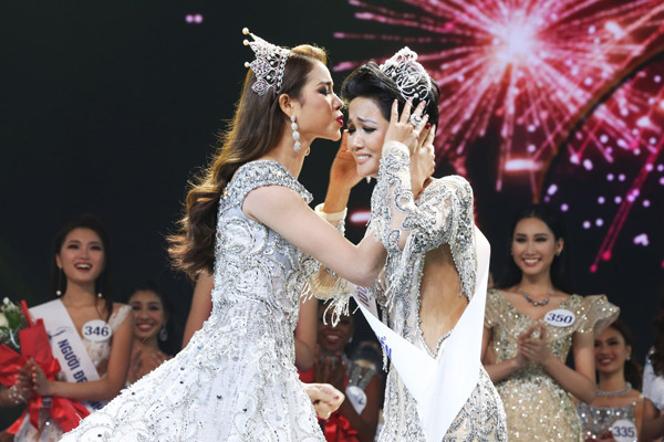 
H'Hen Niê đang được đông đảo khán giả kì vọng sẽ làm nên chuyện với ngôi vị Hoa hậu trong thời gian tới.