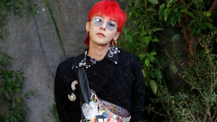 
Ngoài sự nghiệp ca hát thì G-Dragon còn nổi tiếng trong giới kinh doanh địa ốc và thời trang.