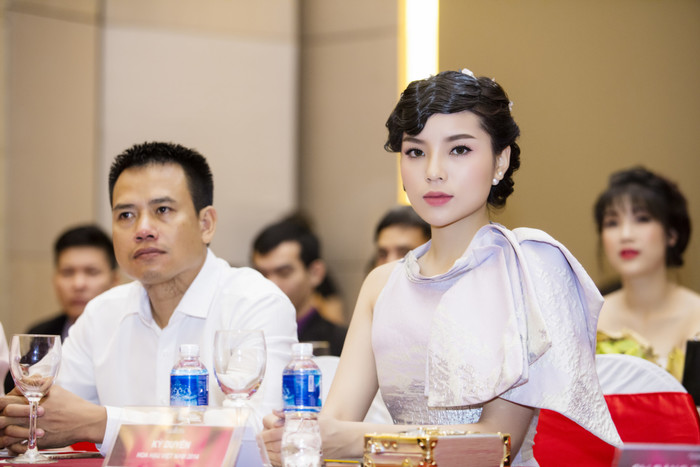 Những Hoa hậu Việt gây tranh cãi vì 