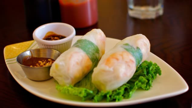 CNN vinh danh 15 món ăn du khách nhất định phải thử khi tới Việt Nam: Đủ cả đặc sản 3 miền