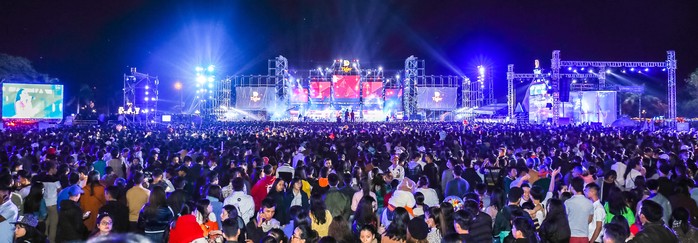 Dàn sao Việt “choáng” với độ sung của 120.000 khán giả Tiger Remix tại Quy Nhơn - Tin sao Viet - Tin tuc sao Viet - Scandal sao Viet - Tin tuc cua Sao - Tin cua Sao