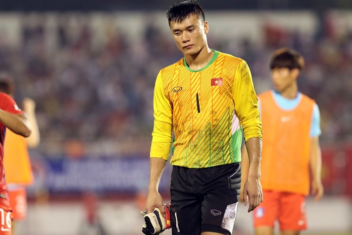  
U23 Việt Nam suýt phải ngồi ngoài tại VCK U23 Châu Á vì sai lầm của Tiến Dũng.