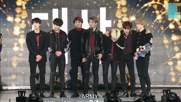 
BTS đã nhận được giải thưởng danh giá Daesang tại Seoul Music Awards lần thứ 27.