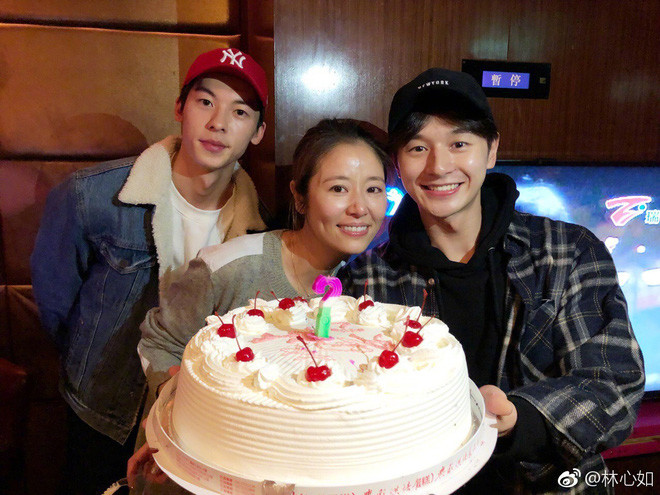 
Các thành viên của Chàng trai của tôi cùng đã đến chúc mừng sinh nhật Lâm Tâm Như.