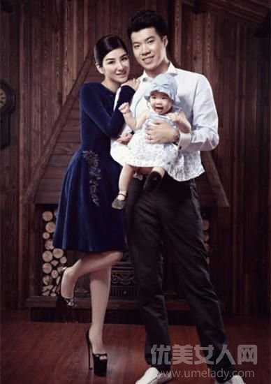 
Cuộc hôn nhân của Huỳnh Dịch và Huỳnh Nghị Thanh kết thúc không mấy êm đẹp, đã vậy họ còn bị dư luận chỉ trích rất nhiều.