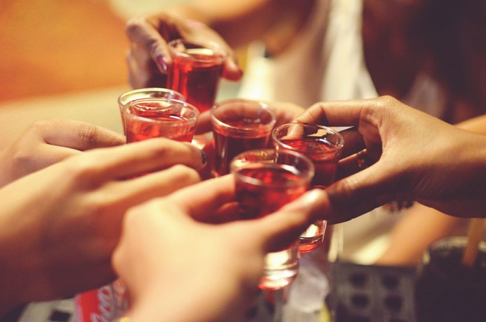 Cảnh báo: Người đỏ mặt khi uống rượu bia có nguy cơ ung thư cao hơn so với người bình thường