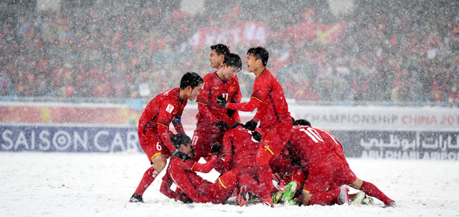 
Hình ảnh ăn mừng trên tuyết của U23 Việt Nam gây xúc động mạnh. Ảnh: AFC.