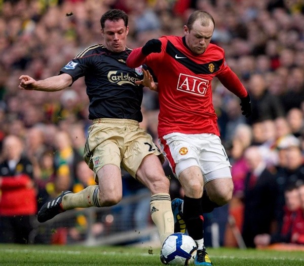 
Rooney và Carragher vốn chẳng "ưa" gì nhau.