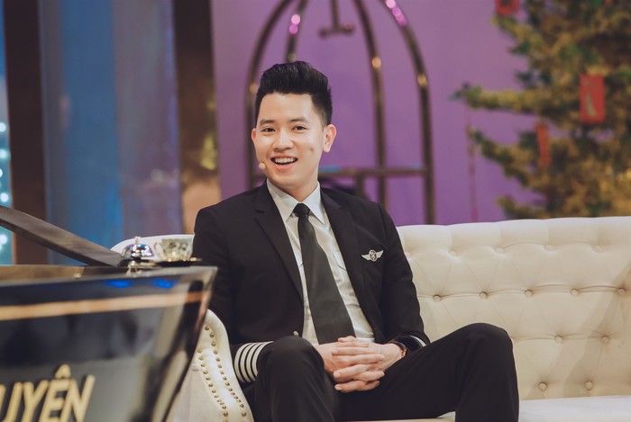 
Cơ trưởng trẻ nhất Việt Nam - Nguyễn Quang Đạt tươi cười chia sẻ về sự nghiệp của mình