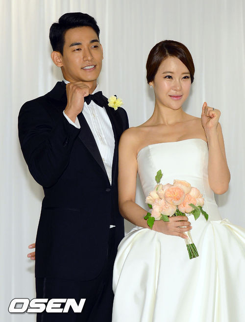 
Hình ảnh cuộc sống hôn nhân hạnh phúc của "nữ hoàng nhạc phim" Baek Ji Young.
