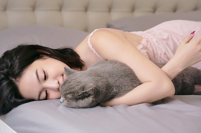 
Dù vẫn thường xuyên gặp phải những bình luận ác ý của dân mạng từ scandal trước đó nhưng Thúy Vi khá hài lòng với cuộc sống hiện tại. 